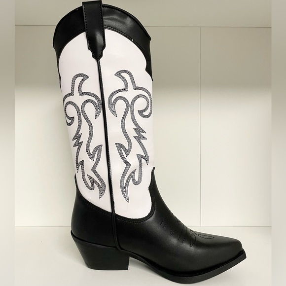 Steve Madden Windie West Cowboy Boot In B&W 6.5 - Picture 2 of 3